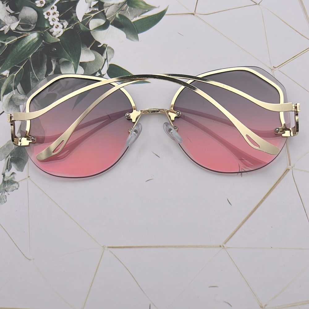 UV Protected Stylish, Oversized Square Sunglasses for Women! Grey/Pink NEW! - Picture 2 of 4